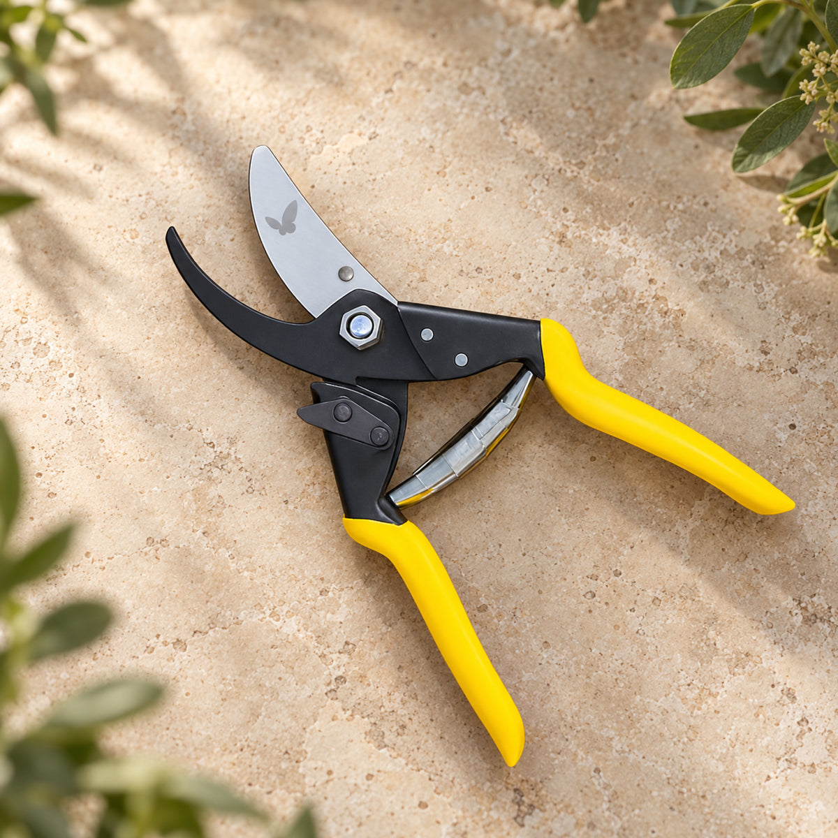 Heavy Duty Bypass Pruner